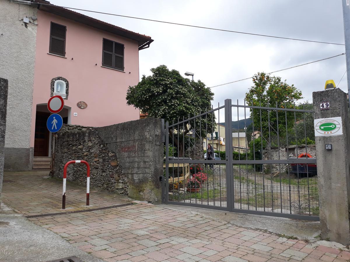 La Terra Di Mingo Bed & Breakfast Vado Ligure Eksteriør bilde
